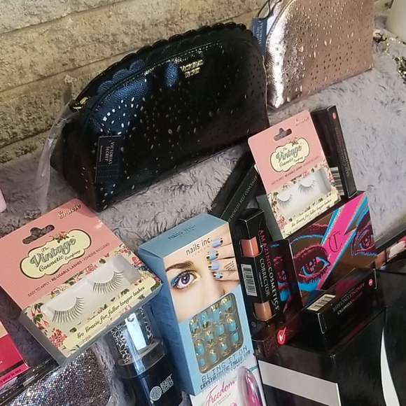 NWT ULTIMATE SEPHORA & MORE BEAUTY MYSTERY BOX Brushes & Tools